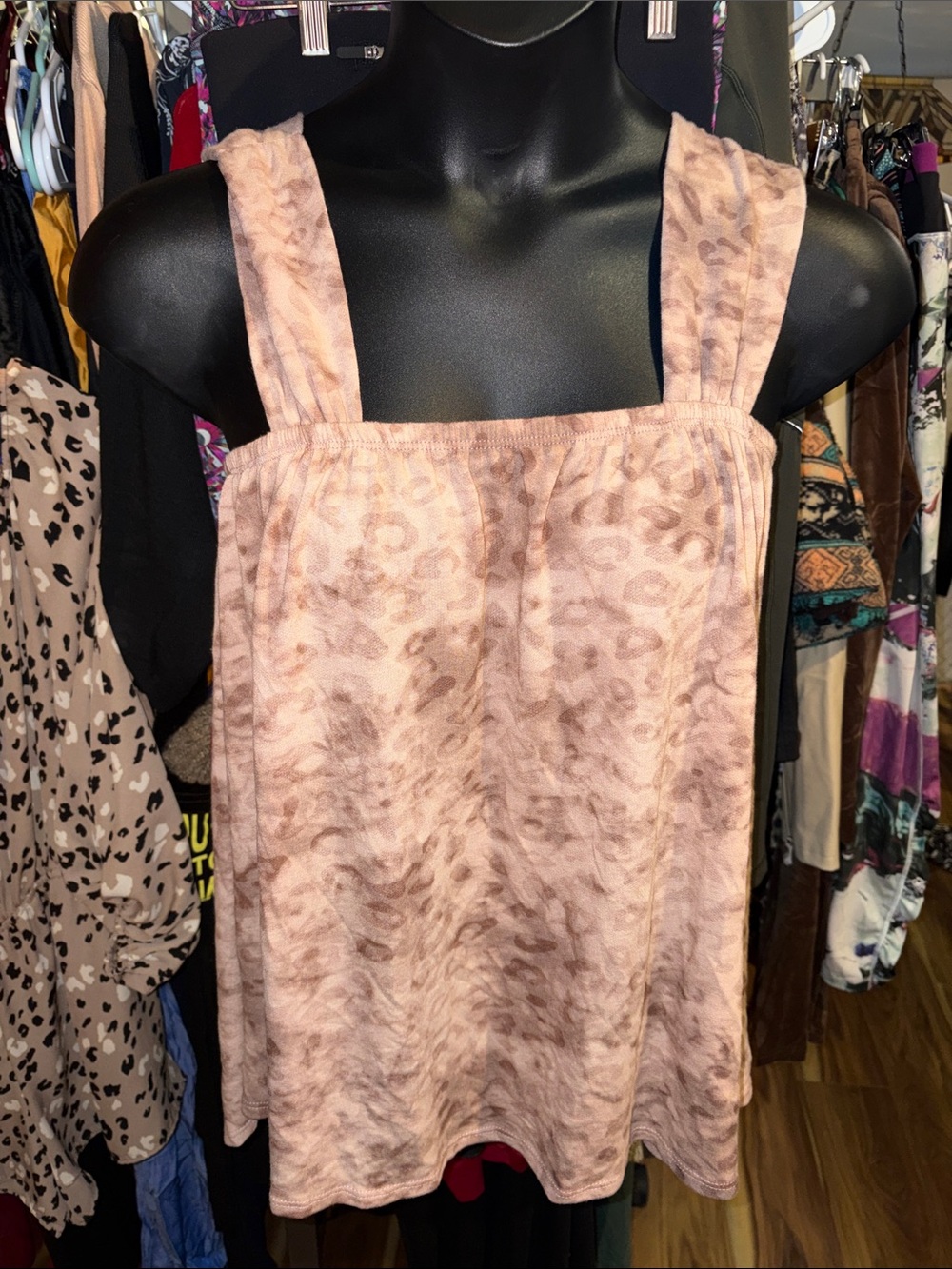 Oddy medium nwt Women's Pink Animal-Print Square-Neck Tank Top